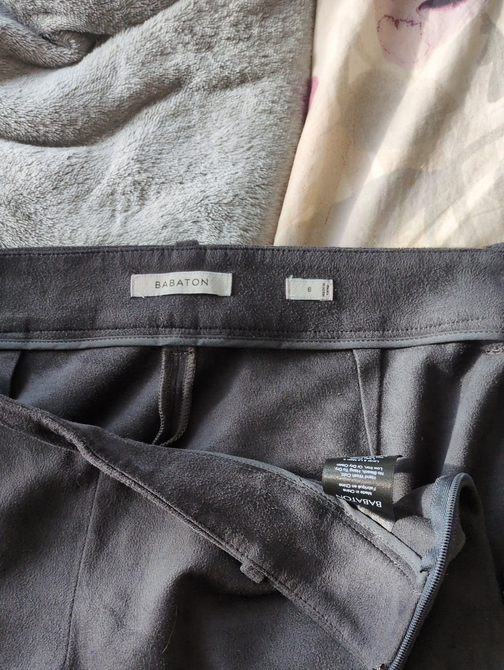 Babaton Women's Charcoal Velvet Capris Size 8 Side Zipper L